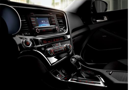 Kia Optima có giá mới hấp dẫn: 908 triệu đồng